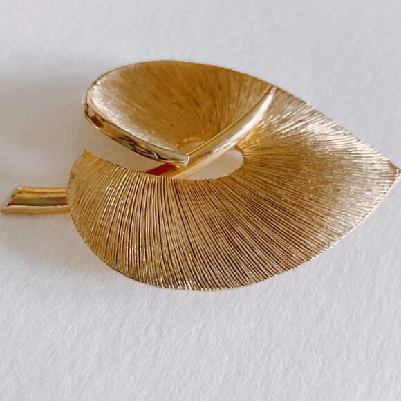 VTG Signed Pastelli Gold Tone Leaf Brooch Mid Century Modernist Pin 60s Jewelry - Picture 3 of 10